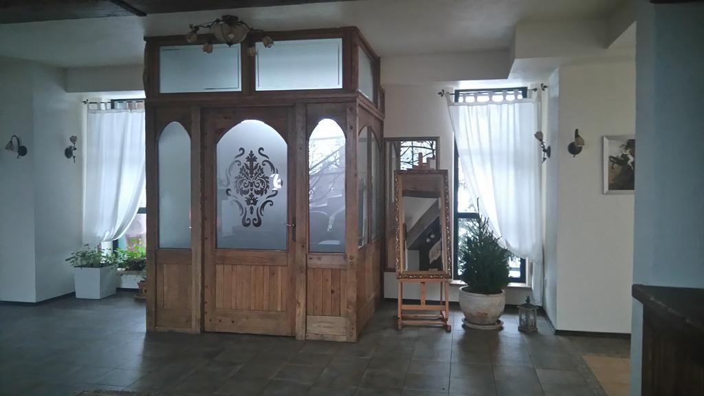 לינה וארוחת בוקר Dalnia Karczma Biesiadna מראה חיצוני תמונה