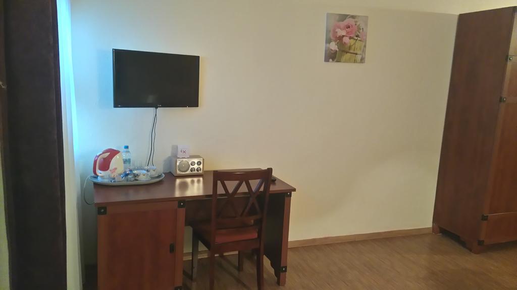 לינה וארוחת בוקר Dalnia Karczma Biesiadna מראה חיצוני תמונה